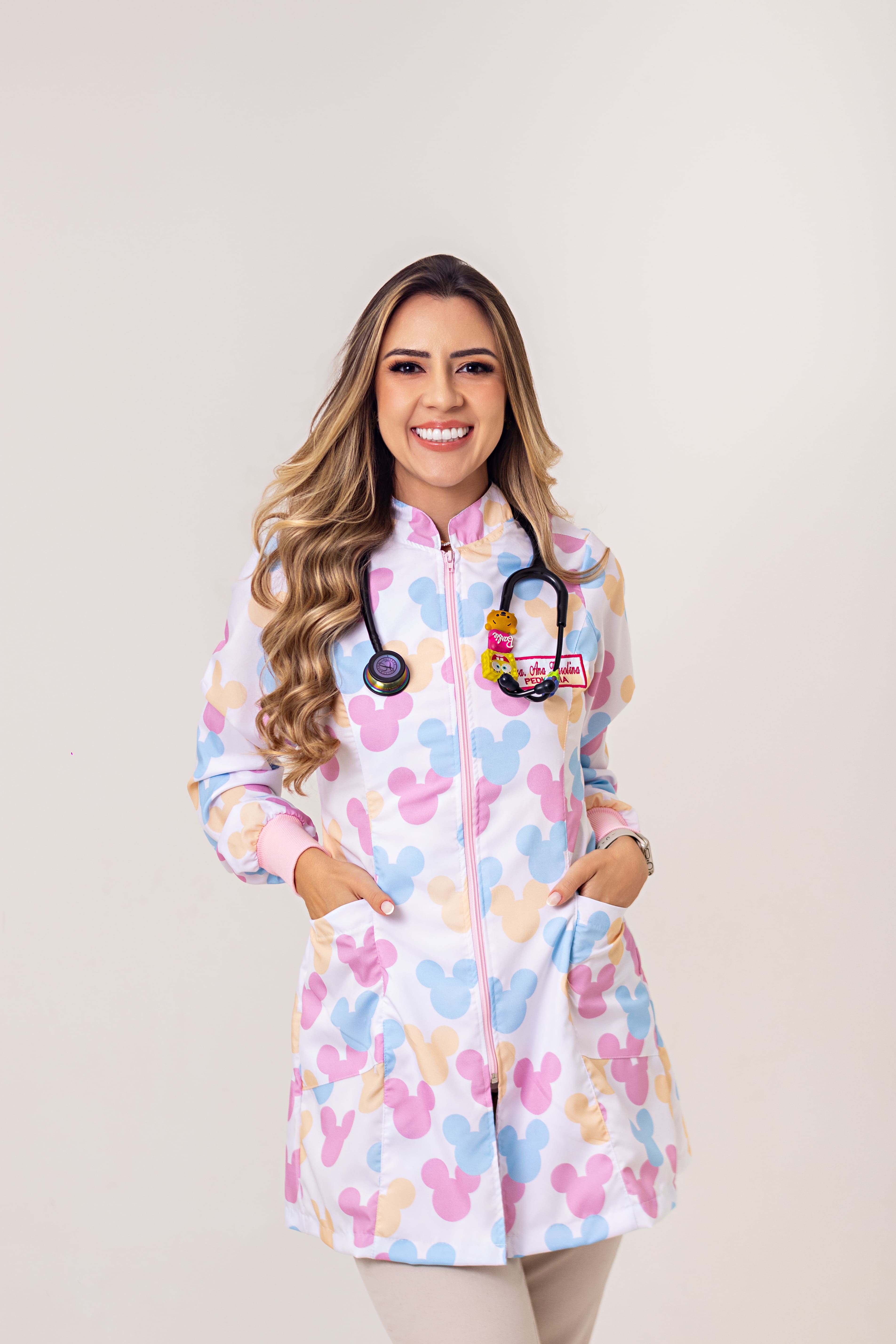 Dra Ana Karolina Gomes — Pediatra